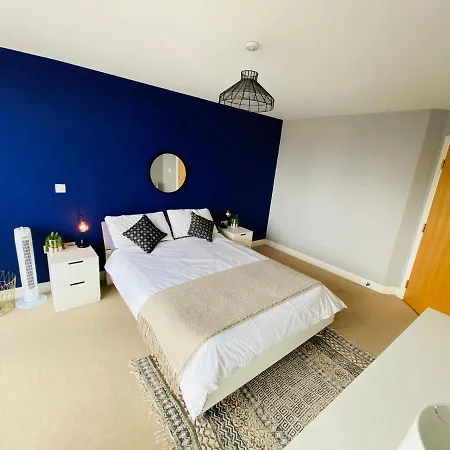Stewart St James Walk Apartment Cheltenham Buitenkant foto