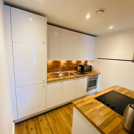 Stewart St James Walk Apartment Cheltenham Buitenkant foto
