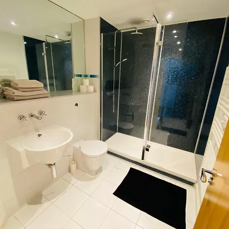 Stewart St James Walk Apartment Cheltenham Buitenkant foto
